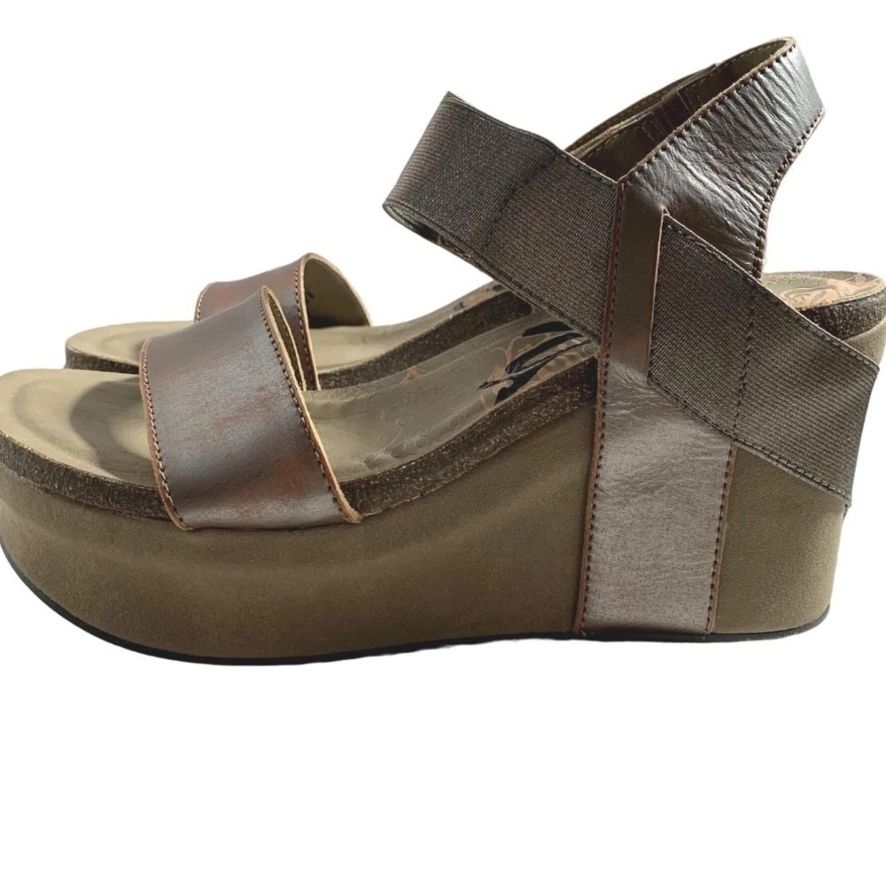 OTBT,Bushnell Wedge Sandals Womens
Metallic Bronze Beige Leather,GUC,Size 6.5 - Picture 7 of 13